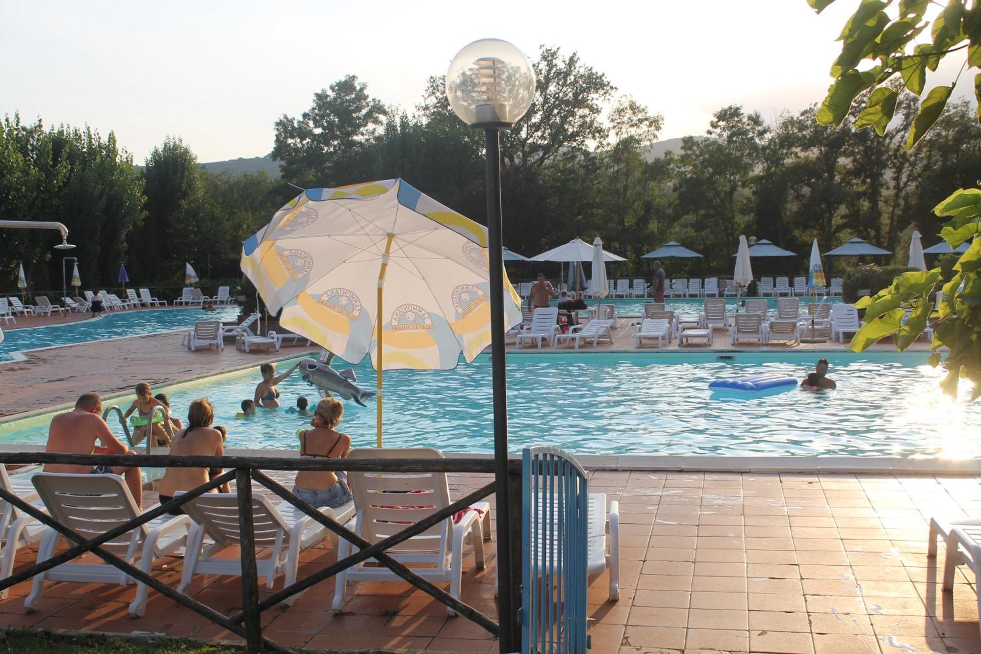 Camping Village La Chiocciola Capannole Exterior foto